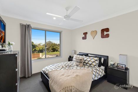 Property photo of 40 Lucas Crescent Berkeley Vale NSW 2261