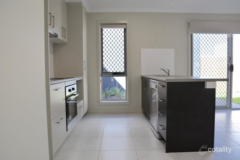 Property photo of 4/28-30 Denham Circuit Willow Vale QLD 4209