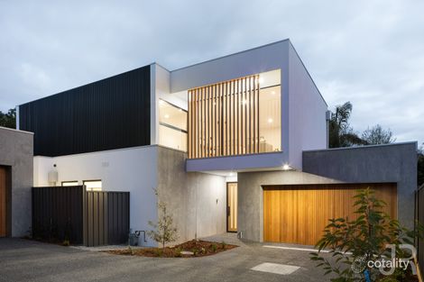 3/8 Graneel Gr, Berwick, VIC 3806