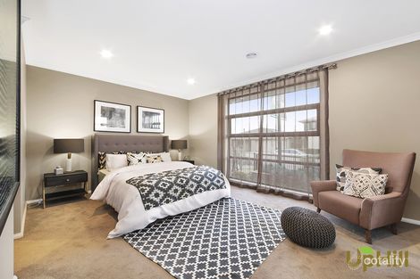 Property photo of 12 Lucinda Lane Cranbourne North VIC 3977