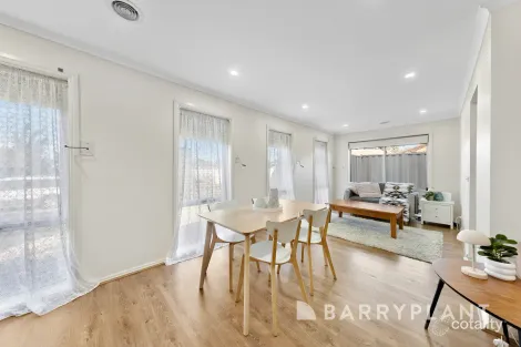 Property photo of 18 Jester Court Kings Park VIC 3021