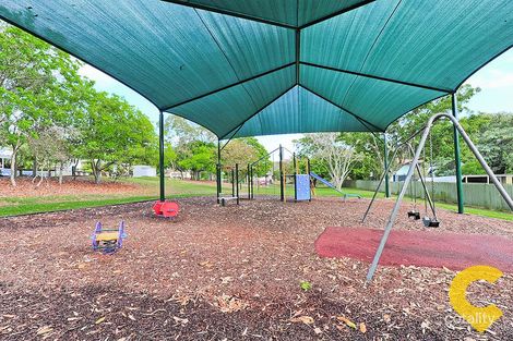 16 Deerdale St, Stafford Heights, QLD 4053