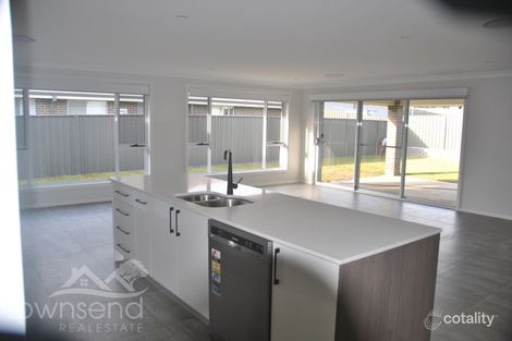 Property photo of 5 Bluebell Way Orange NSW 2800