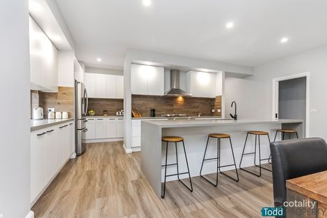 Property photo of 10 Boomerang Place Heathcote VIC 3523