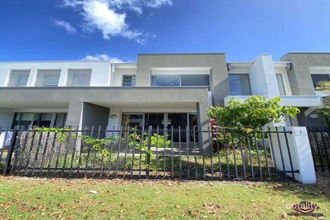 Property photo of 4/2 Emily Way Varsity Lakes QLD 4227