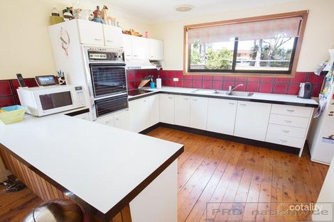 Property photo of 12 Foveaux Crescent Metford NSW 2323
