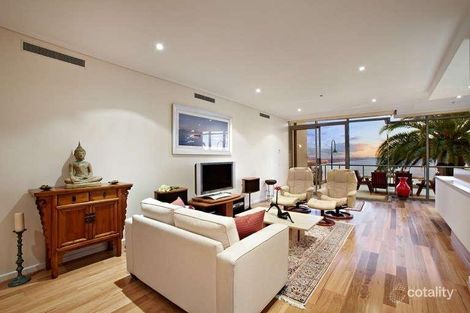 3t0/147 Beach St, Port Melbourne, VIC 3207