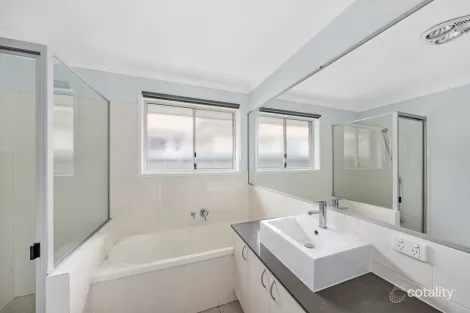 Property photo of 18 Langham Crescent North Lakes QLD 4509