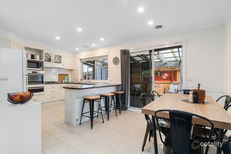 Property photo of 1 Warbler Court Carrum Downs VIC 3201