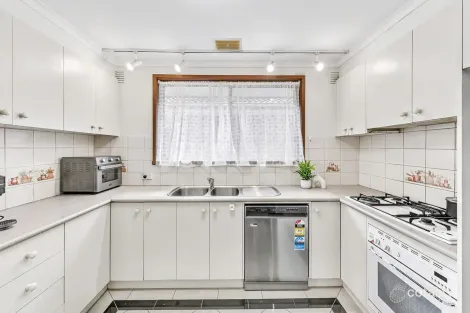 Property photo of 10 Bartley Place Springvale South VIC 3172