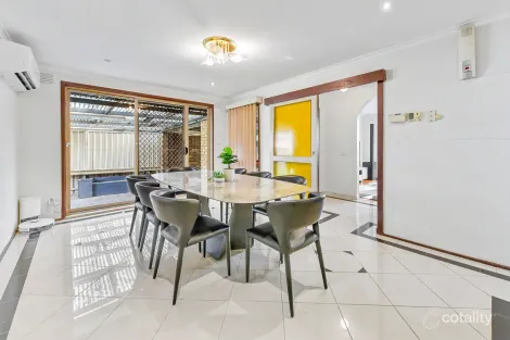 Property photo of 10 Bartley Place Springvale South VIC 3172