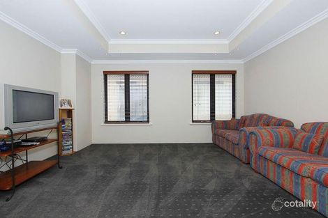 Property photo of 4 Farnsworth Approach Tapping WA 6065