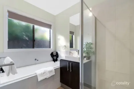 Property photo of 13 Rushton Avenue Strathtulloh VIC 3338