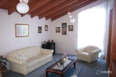 Property photo of 40 Benaroon Drive Lalor VIC 3075