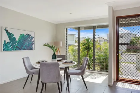 Property photo of 20 Emily Way Varsity Lakes QLD 4227