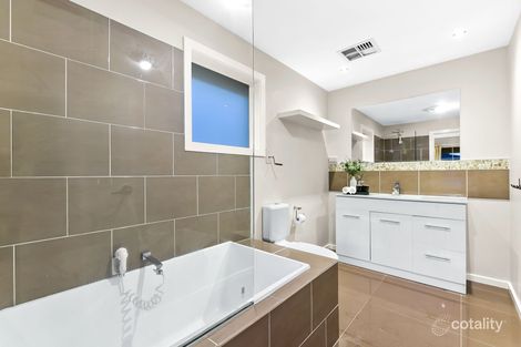 Property photo of 17 Clocktower Court Berwick VIC 3806