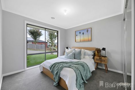 Property photo of 6 Buscombe Crescent Drouin VIC 3818