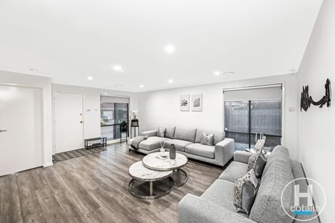 Property photo of 5 Hutchins Place Roxburgh Park VIC 3064