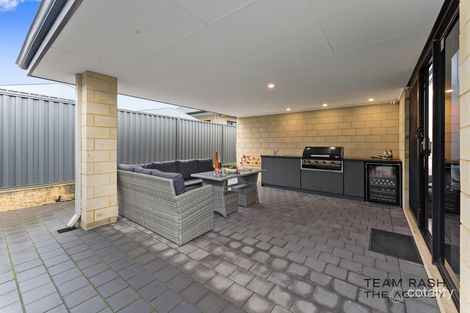 Property photo of 1 Floribunda Gate Dayton WA 6055