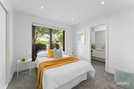 Property photo of 2/2C Walsh Street Ormond VIC 3204