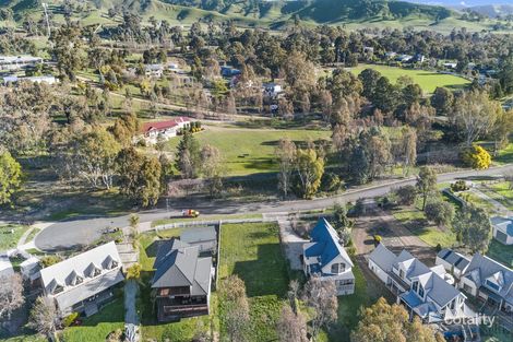 Property photo of 19 Doon Court Bonnie Doon VIC 3720