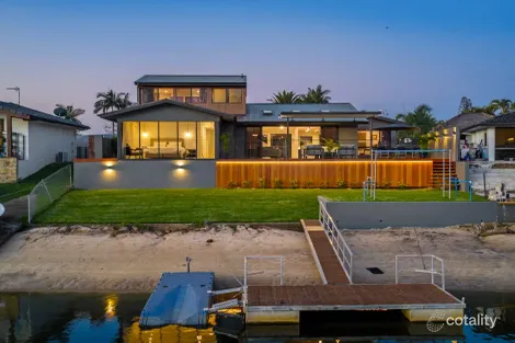 6 Huon St, Broadbeach Waters, QLD 4218