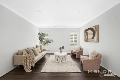 Property photo of 34 Hadley Circuit Beaumont Hills NSW 2155