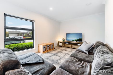 Property photo of 80 Quarters Boulevard Cranbourne West VIC 3977