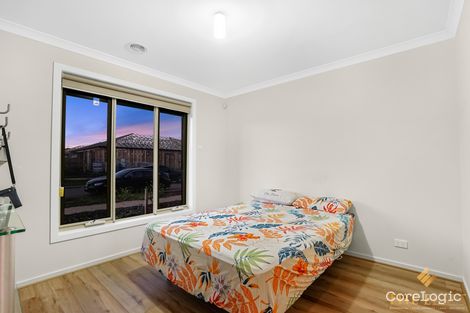 Property photo of 30 Treviso Street Fraser Rise VIC 3336
