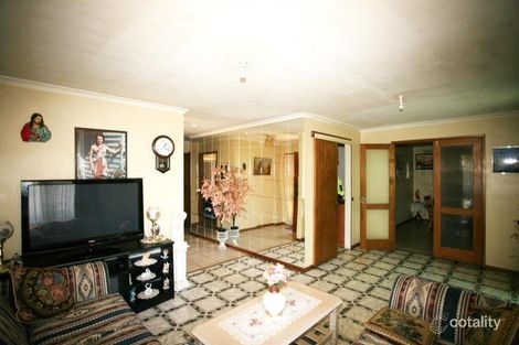 Property photo of 1 Cobbler Street Werribee VIC 3030