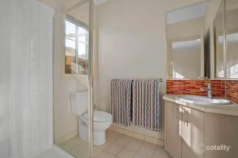 Property photo of 8A Melton Close Werribee VIC 3030