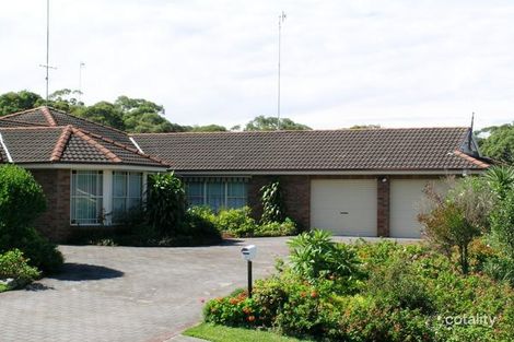 6 Broughton Way, Lakelands, NSW 2282