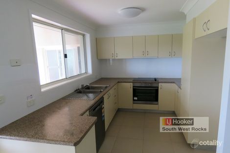 Property photo of 13 Lionel Hogan Close South West Rocks NSW 2431