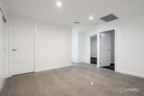 Property photo of 21 Wollomombi Parade Dubbo NSW 2830