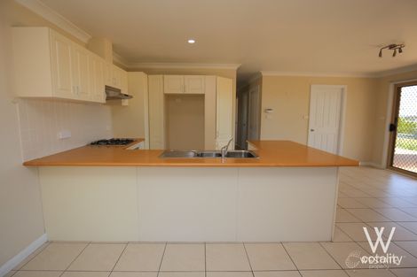 Property photo of 22 Sapphire Crescent Kelso NSW 2795