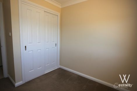 Property photo of 22 Sapphire Crescent Kelso NSW 2795