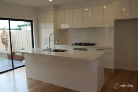 Property photo of 2/12 Cook Road Mitcham VIC 3132