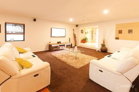 Property photo of 71 Edinburgh Road Benowa QLD 4217