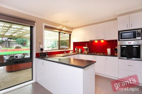 Property photo of 9 Orton Rise Endeavour Hills VIC 3802