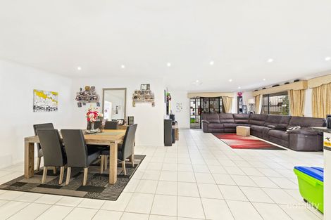 Property photo of 17 Manchester Circuit Craigmore SA 5114
