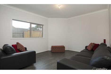 Property photo of 2/4 Ruth Road Mornington VIC 3931