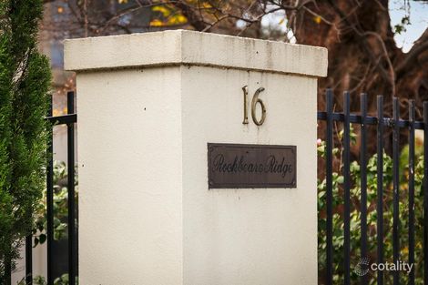 Property photo of 1/16 Waverley Avenue Ivanhoe VIC 3079