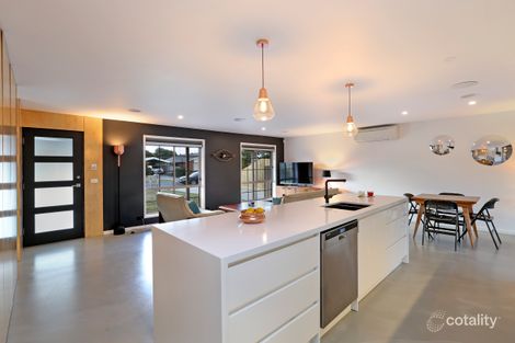 Property photo of 14 Sandalwood Court Grovedale VIC 3216