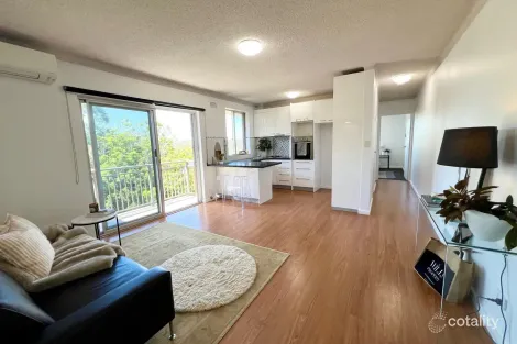 Property photo of 21/26-30 Waine Street Freshwater NSW 2096