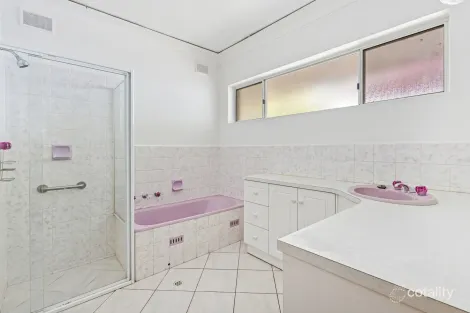 Property photo of 2 Amanda Drive Surrey Downs SA 5126