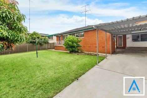 Property photo of 11 Wyangala Crescent Leumeah NSW 2560