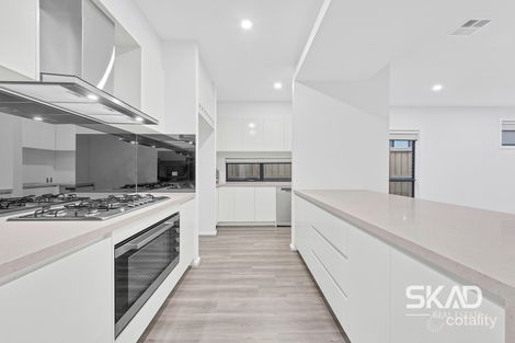 Property photo of 42 Slavko Drive Fraser Rise VIC 3336