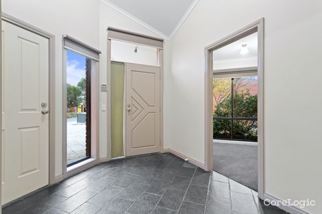 Property photo of 22 Carroll Crescent Mill Park VIC 3082