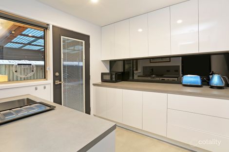 Property photo of 14 Sandalwood Court Grovedale VIC 3216