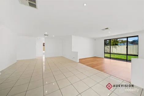 Property photo of 33 Kingia Way Canning Vale WA 6155